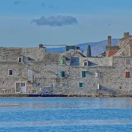 House Alice Holiday home Kastel Stafilic